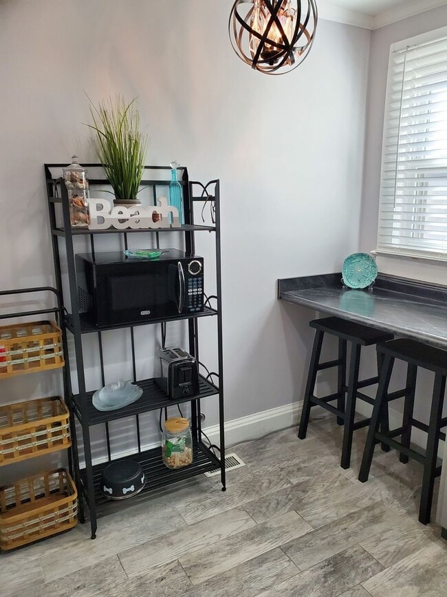 Building Photo - Secluded 1/1 located within walking distan...