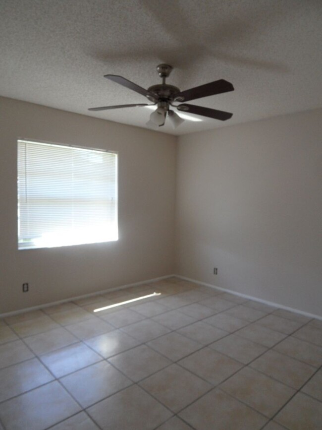 Building Photo - 2-Bed, 2-Bath Condo in Coral Springs!