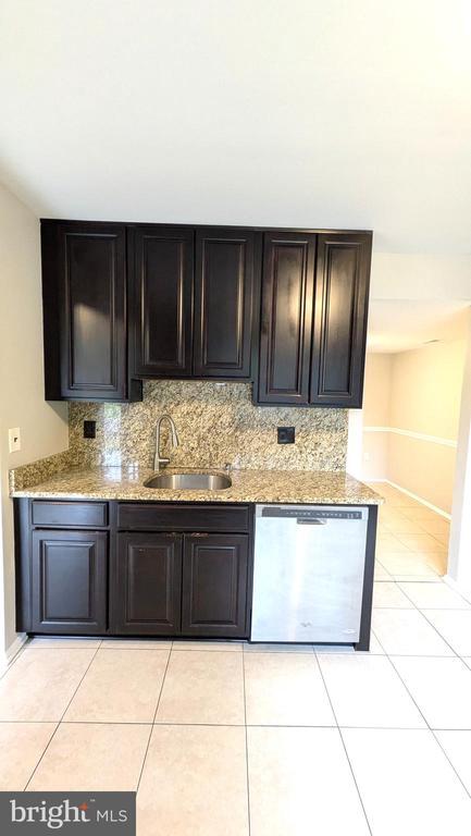 Building Photo - 1517 Winterberry Dr