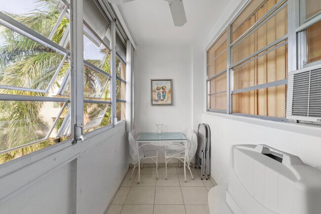 Building Photo - 1333 E Hallandale Beach Blvd