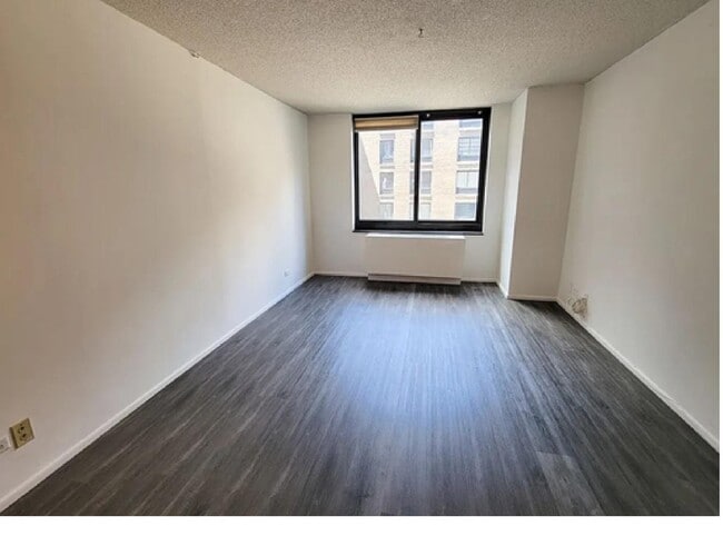 Building Photo - 200 Rector Pl