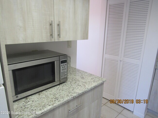 Building Photo - 500 Catalina Rd