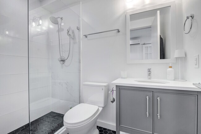 Building Photo - 1412 15th St NW