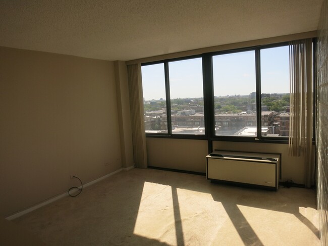 Building Photo - 2754 N Hampden Ct