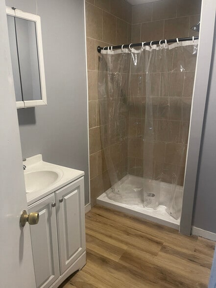 Building Photo - 50-52-52 Linden St