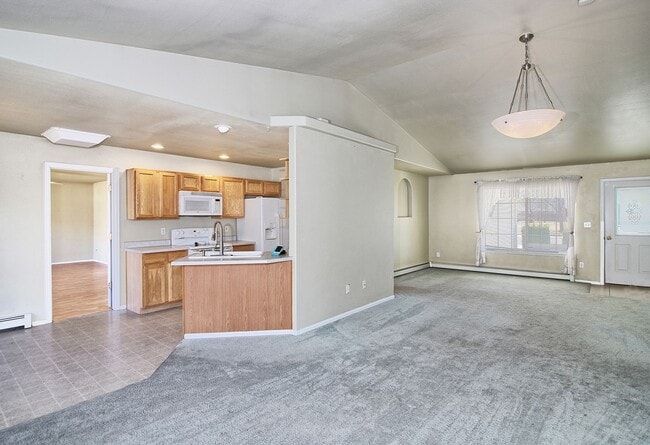 Building Photo - 850 Henry Cir