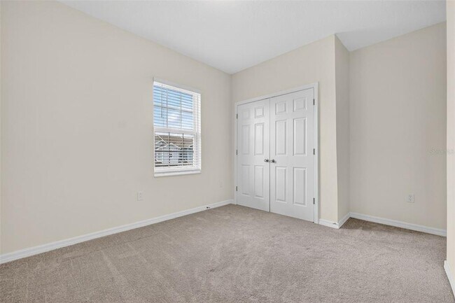 Building Photo - 1325 Stockwell Ave