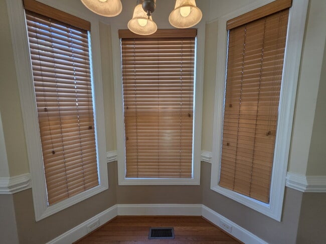 Building Photo - Spacious 4-Bedroom Home for Rent in Kings Grant Fayetteville – 15 Minutes from Fort Bragg