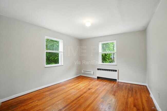 Building Photo - 3926 E Gatewood Ln