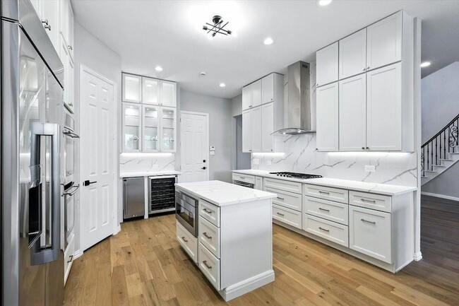 Building Photo - 8220 Misty Shores Ln
