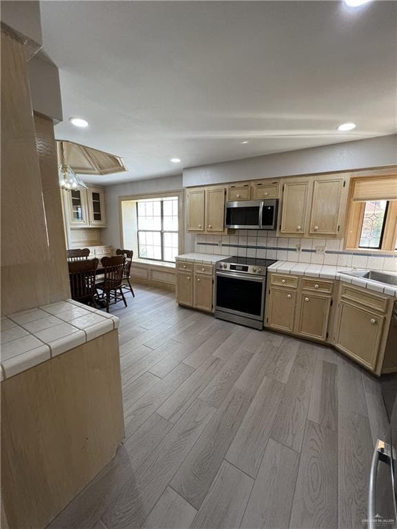 Building Photo - 28 East St