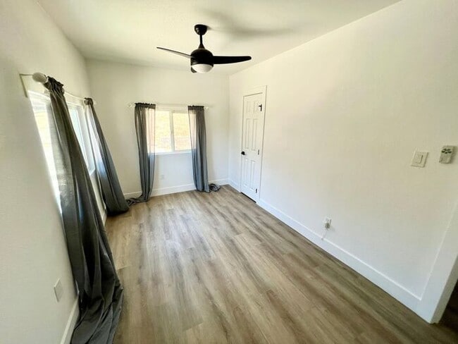 Building Photo - Charming 3BR Home with Private Patio & Spacious Yards in San Diego