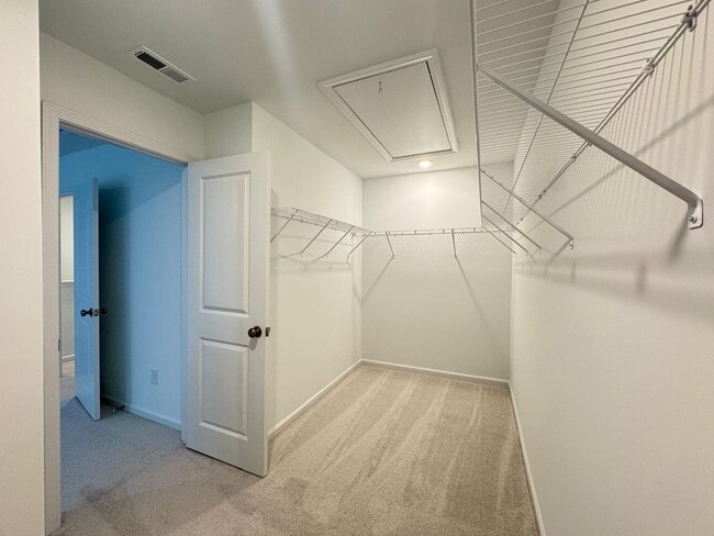 Building Photo - BRAND NEW GORGEOUS TOWNHOUSE in a very con...