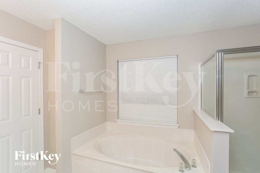Building Photo - 5100 Wheat Dr SW