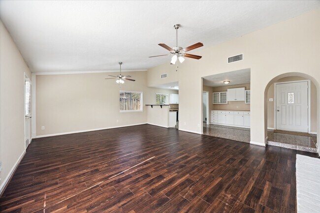 Building Photo - 17138 Barcelona Dr