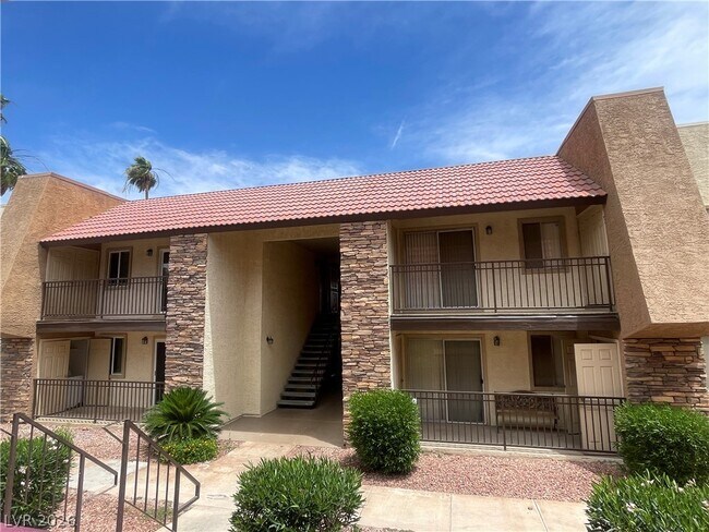 Building Photo - 5350 River Glen Dr