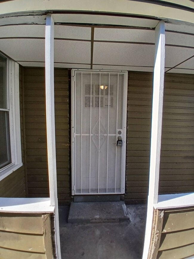 Building Photo - Newly Renovated 4BR/1BA Single-Family Home with Garage – Cleveland