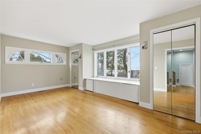 Building Photo - 62 Van Wyck St