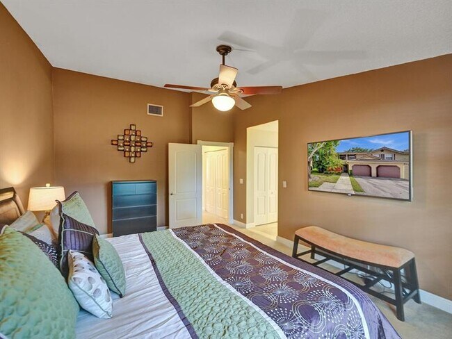 Building Photo - 9113 Vineyard Lake Dr