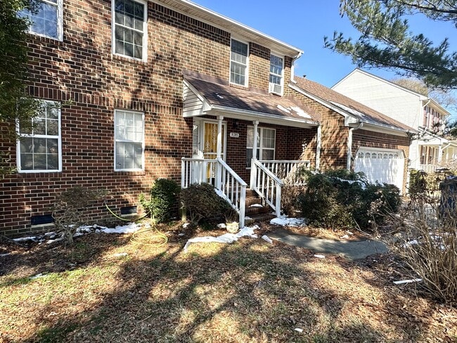 Building Photo - 9385 Pine Tree Rd