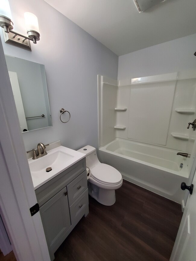 Building Photo - 38 Tuttle St