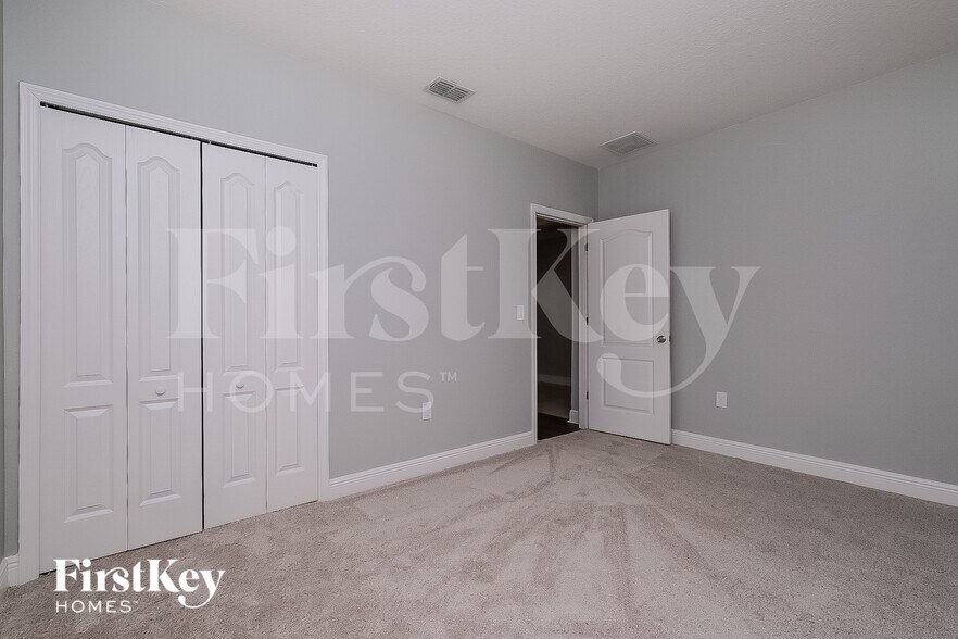 Building Photo - 6177 Kinlock Ave