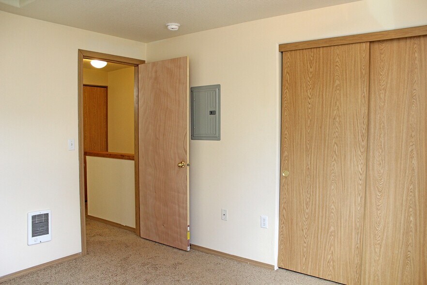 Building Photo - 3548 SE 119th Ave