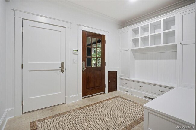 Building Photo - 8 Brady Rd