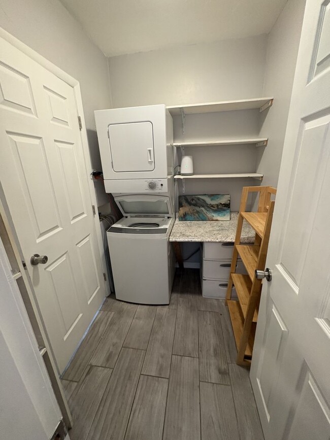 Building Photo - Beautiful furnished studio apartment