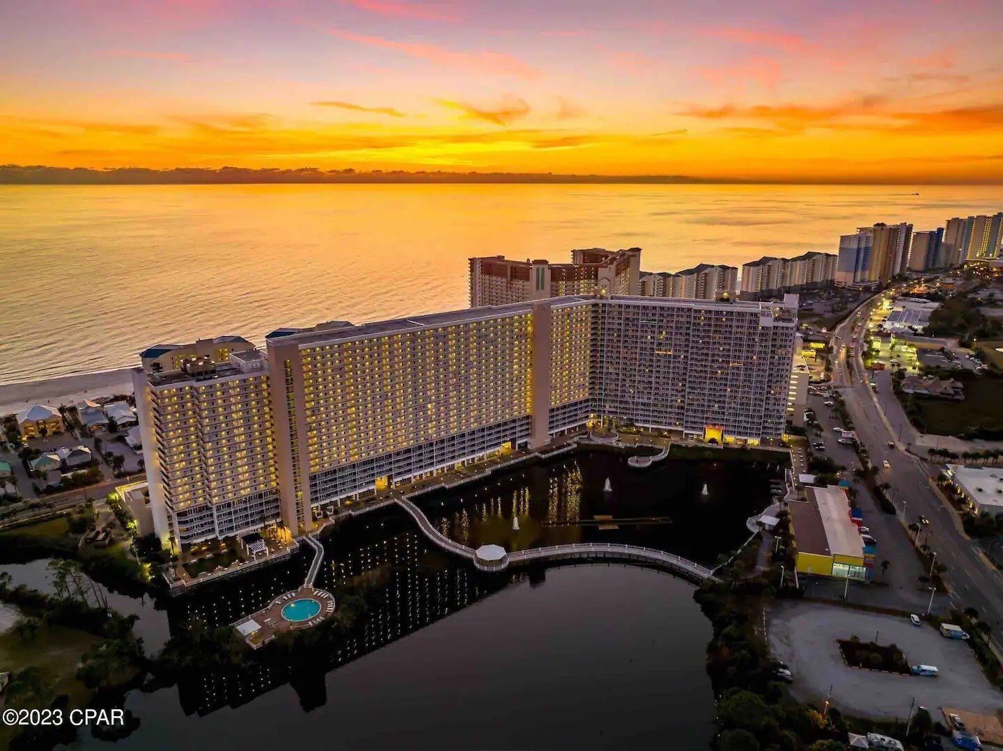 Building Photo - 9860 S Thomas Dr