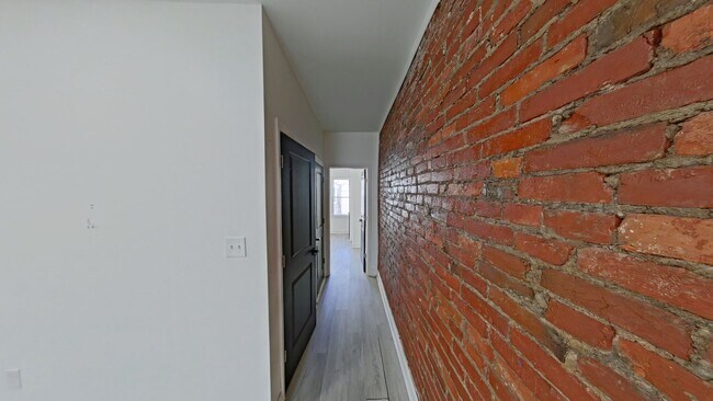 Building Photo - 3331 N Howard St