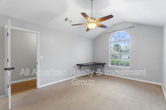 Building Photo - 1911 Summer Hills Ln