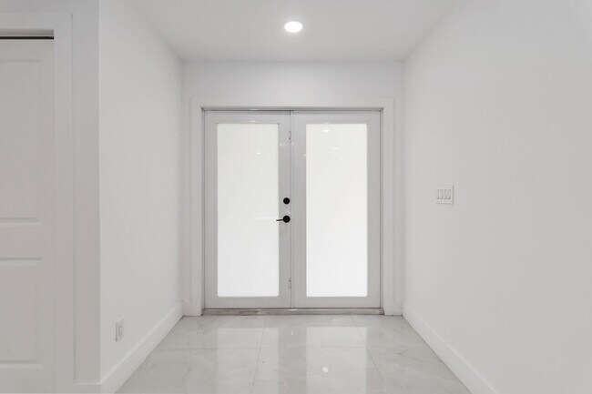 Building Photo - 3699 Liberty Square