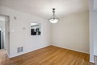 Building Photo - 5407 Grove Ridge Way