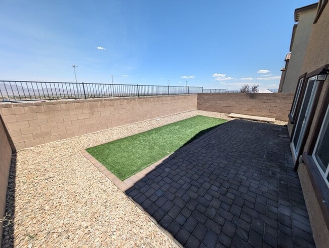 Building Photo - 5224 Sunstone Mesa Dr