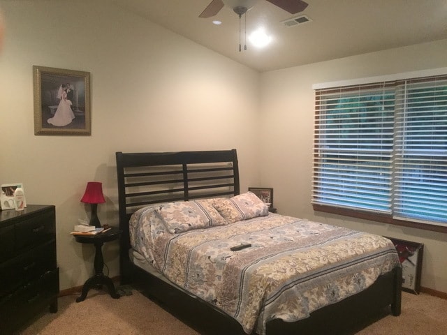 Building Photo - 3 bed 2 bath off Scenic Drive - AVAILABLE ...