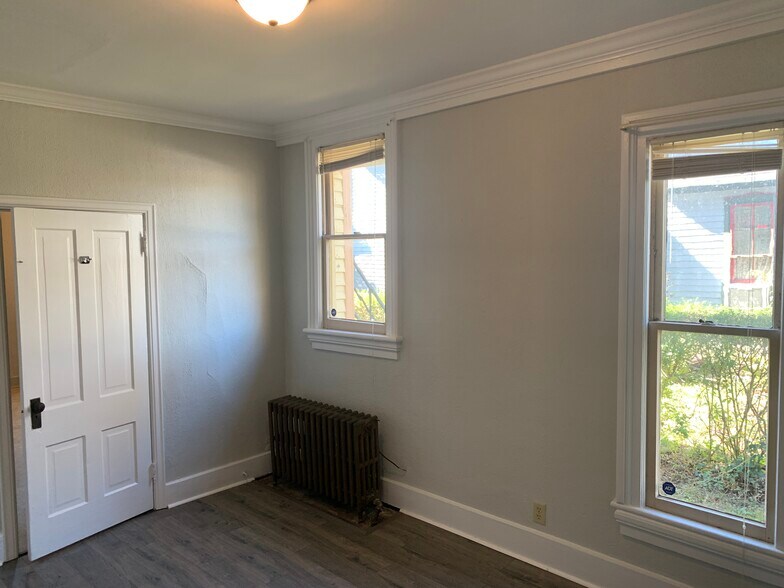 Building Photo - 252 W Locust St