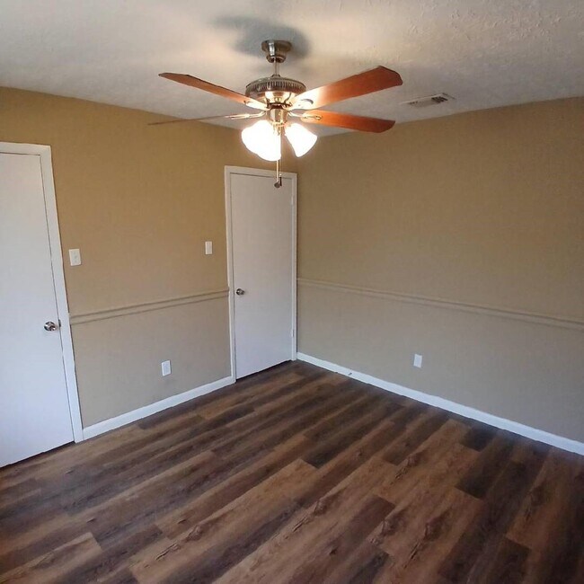 Building Photo - 1418 Willersley Ln