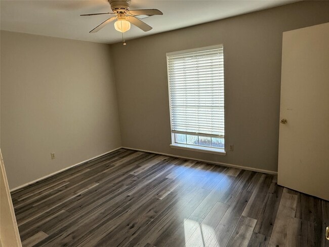 Building Photo - 11735 N Willowdale Cir