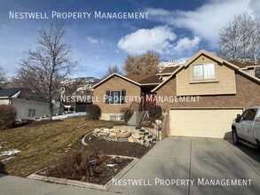 Building Photo - 1715 E Cherokee Dr