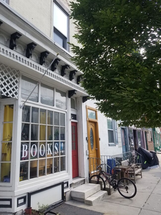 Building Photo - Beautiful studio in great location in fishtown only for $1,150!!