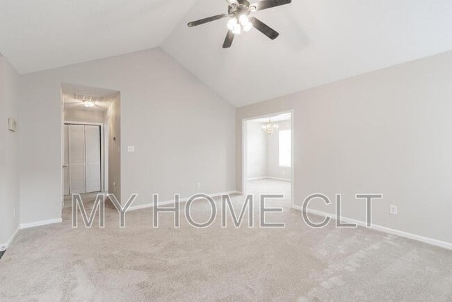 Building Photo - 12025 Brownestone View Dr