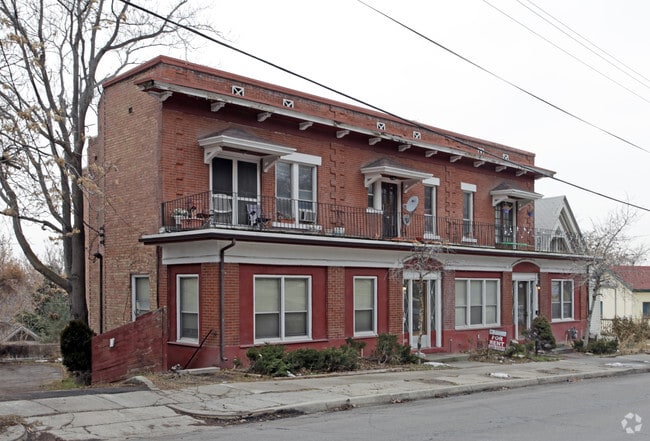 Primary Photo - 343 N Center St
