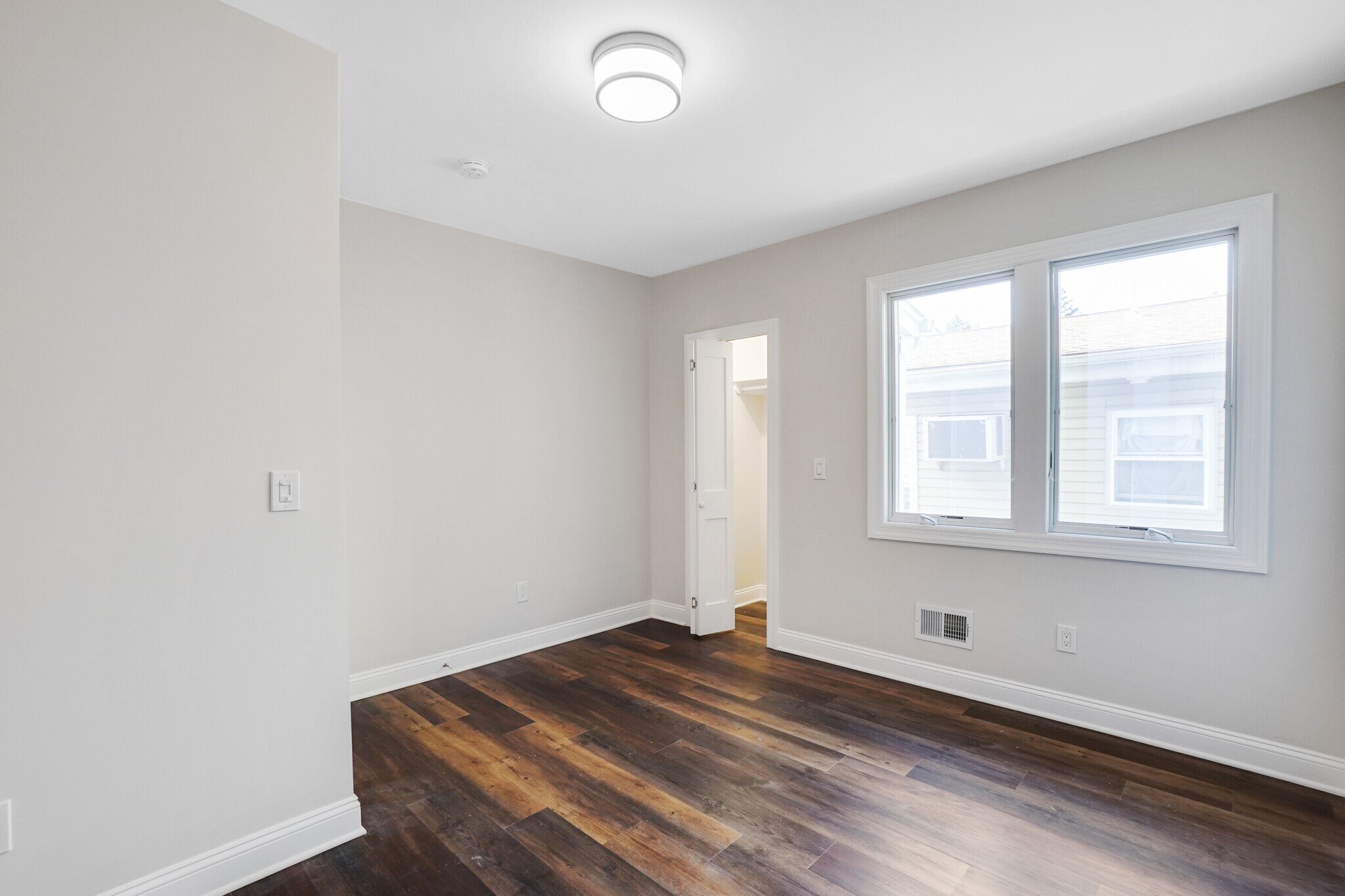 Building Photo - 77 Mill St