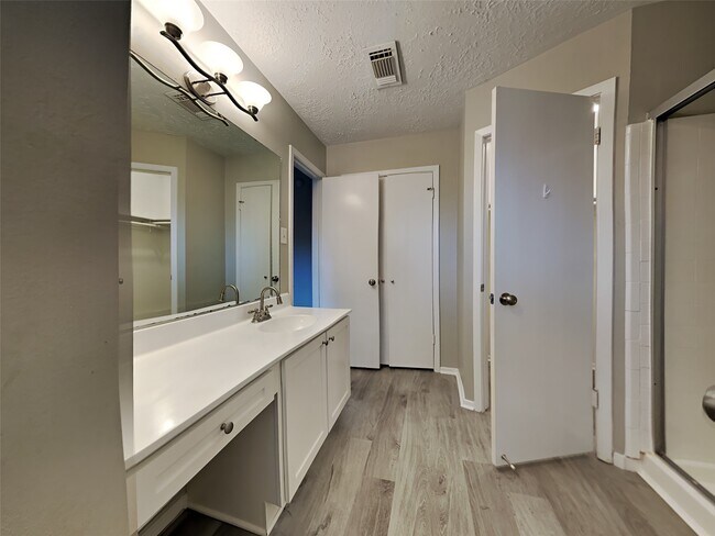 Building Photo - 5710 Flax Bourton St