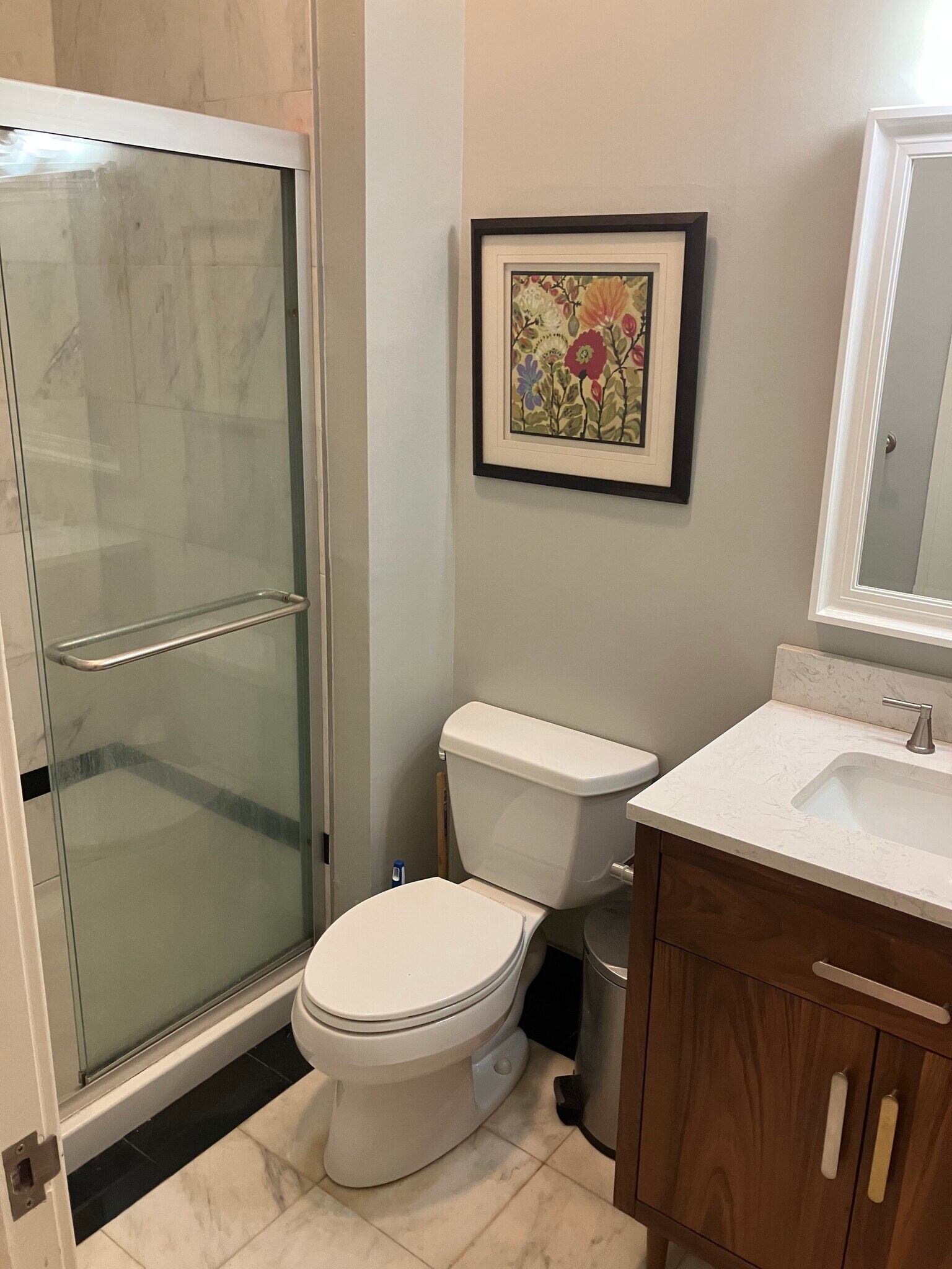 Building Photo - 17 W 1st St