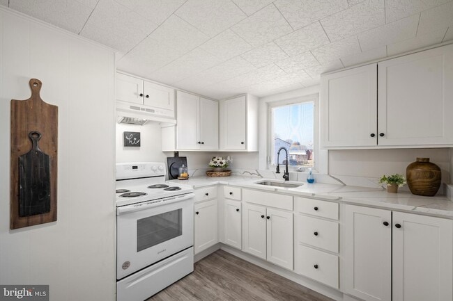 Building Photo - 75 S Washington Dr