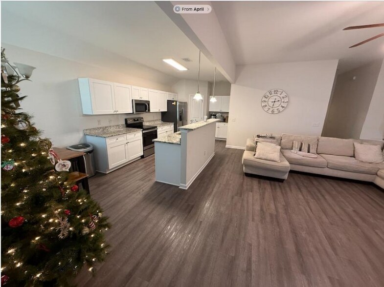 Building Photo - 117 Hideaway Ln