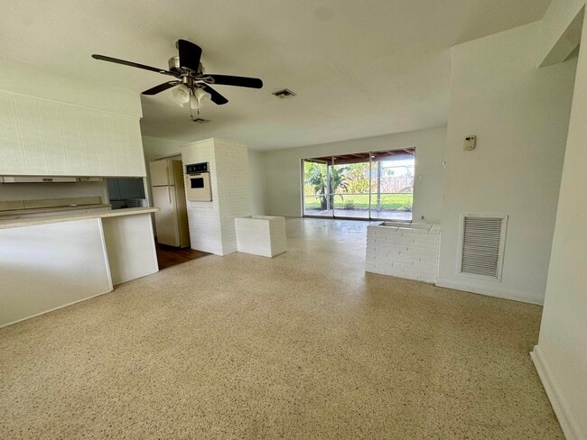 Building Photo - 678 NW 12th Terrace