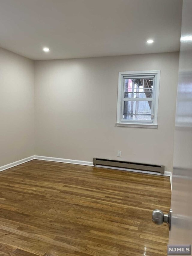 Building Photo - 411 Elm St